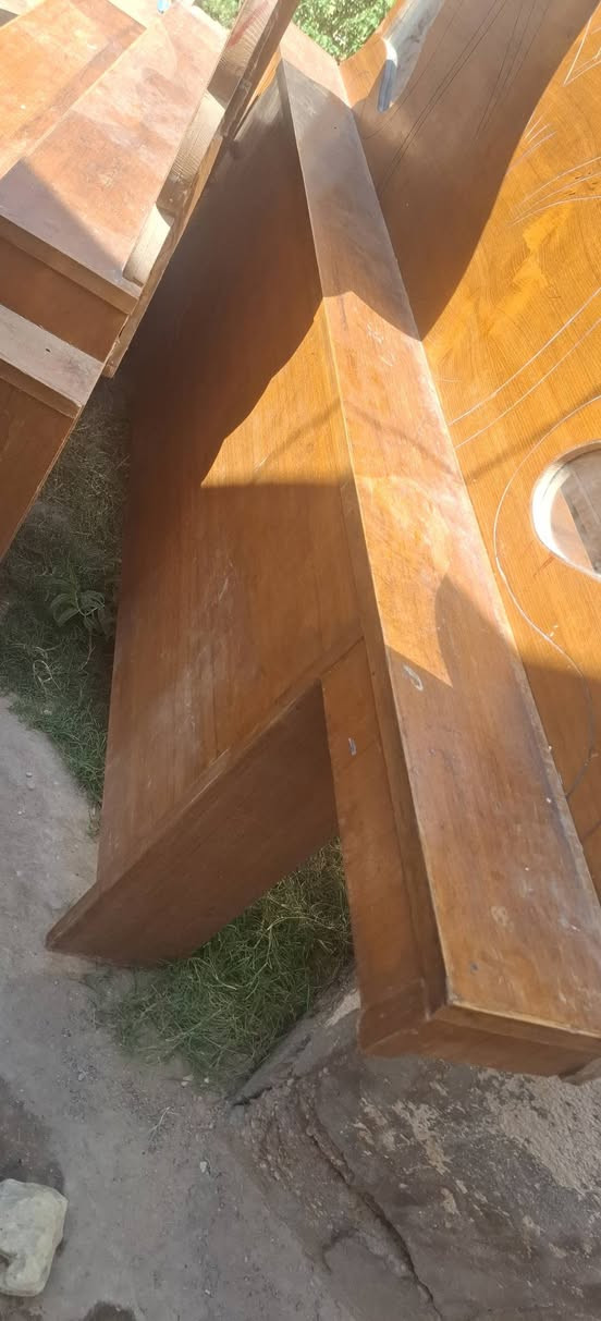راس جربايه والخشبه العرض  وميز مرايه وكومديات ٢وزاويه عدد ٢للبيع ***********العنوان الامن الداخلي
