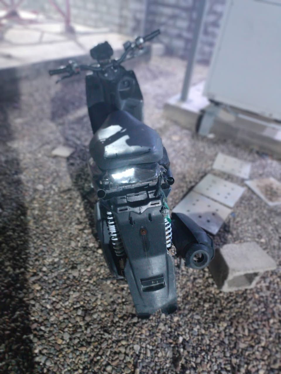 سكنس جبلي مديل 2011 مكينه 125cc بدون تزويد على وضع البلاد دراجه نضيفه شلعه معدل 6 قطع كاربون فايبر بيها ضربه بس ما ماثره على الدراجه السعر 850 بيها مجال الرقم (***********)

