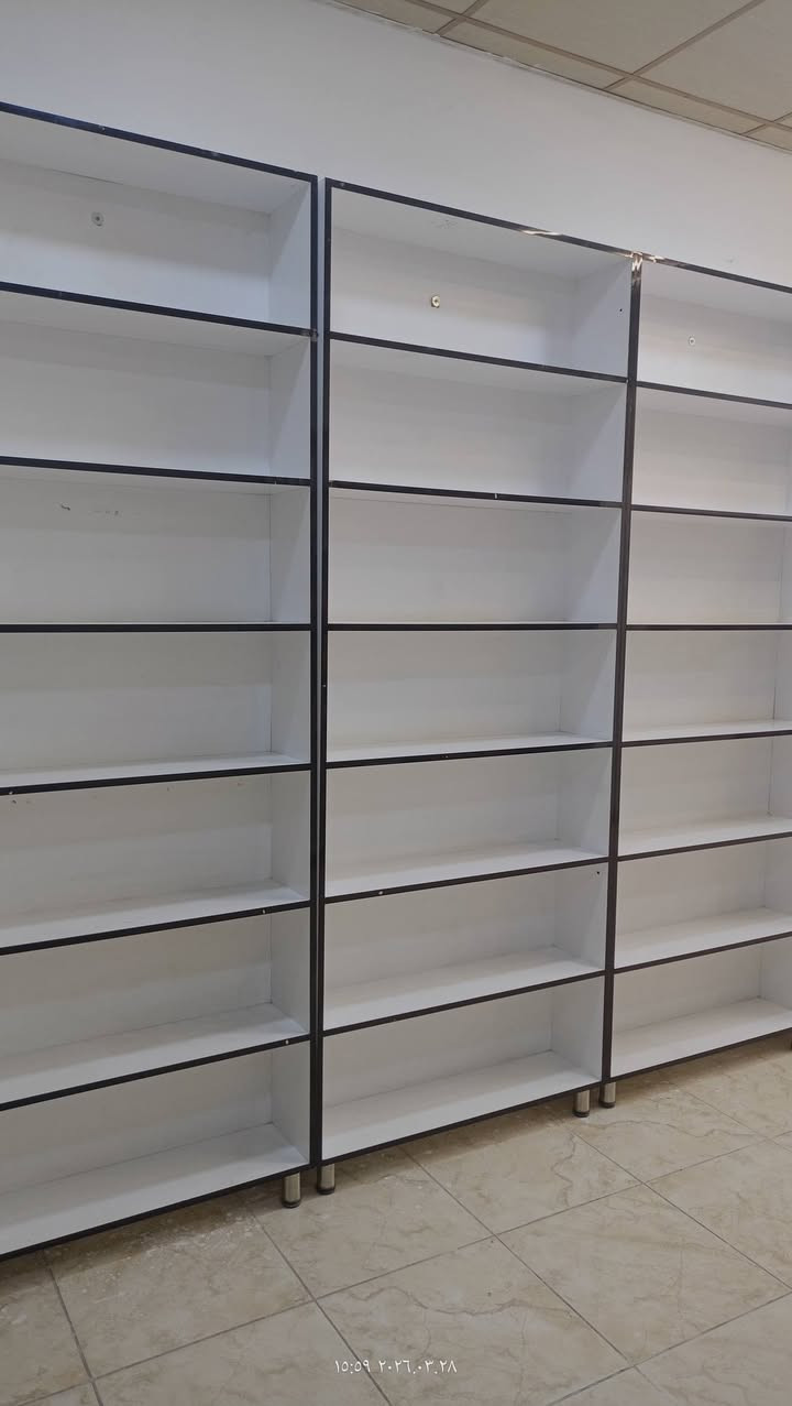 السلام عليكم ورحمة الله وبركاته
متوفر باترينات خشب ndf تركي أوسكار مستعمل 
اللي يعرف بجودة هذا الخشب رجاءا لا يكسر بالحلال 
الارتفاع 2.5 متر 
العرض 1 متر 
العمق 25 سم 
العدد 13 باترينة 
اي عيوب ماكو بيها
ضمان 5 سنوات 
تتحمل اوزان ثقيلة
توصيل غير متوفر 
العنوان اربيل سايدين بحركة الرئيسية مقابل مرطبات مولتي فروتي 
***********
***********
سعر القطعة 75 الف قفل رجاءا بدون اي تعامل 
البعض راح يجي ويكول الجديد ب60 الف عيني روح واخذ ام ال60 وشهرين وذبها هذا الصيني والايراني معروف حتى ب50 تحصل 
وتحياتي للجميع
