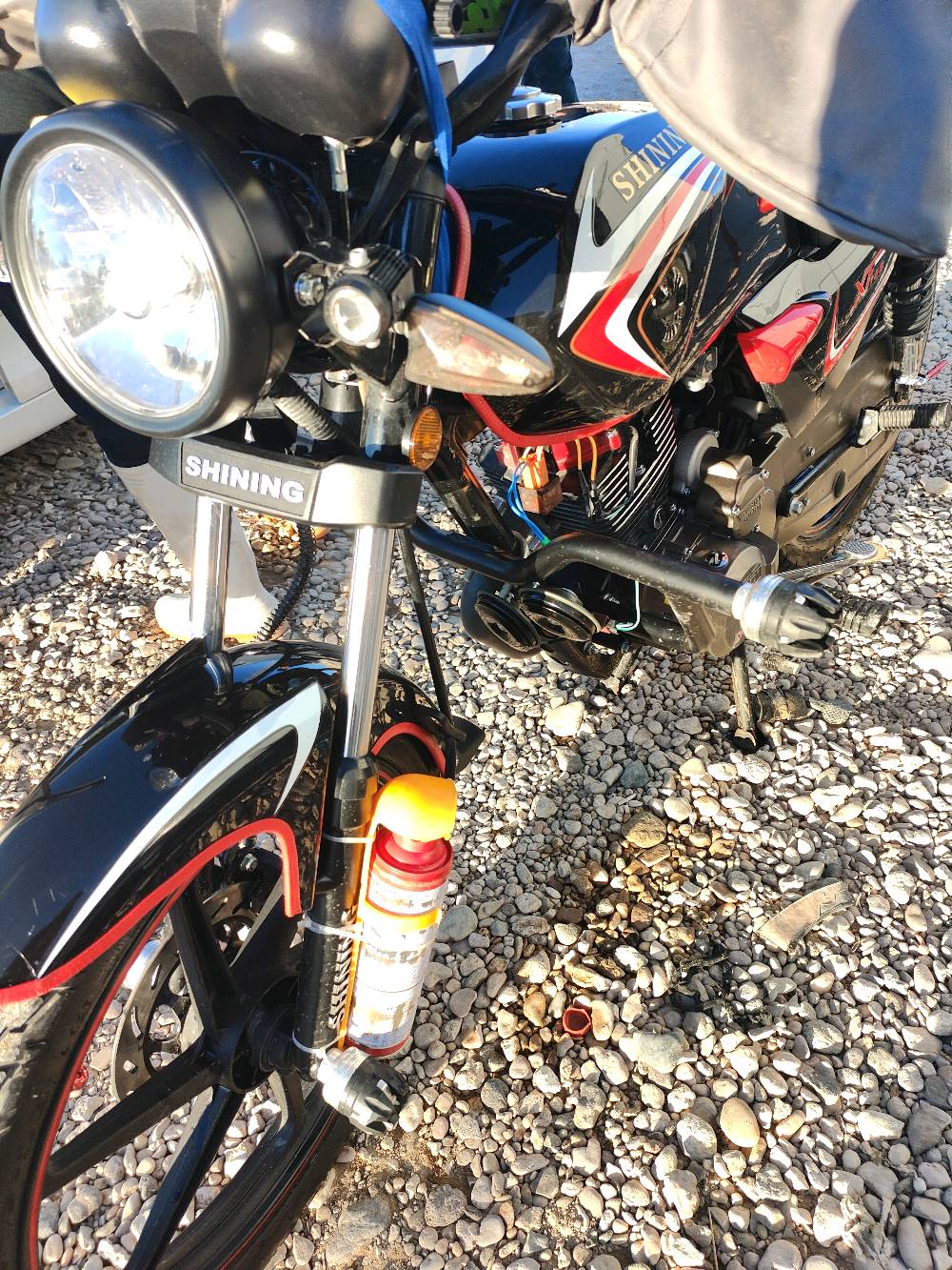 اسلام عليكم دراجه شنك للبيع بسعر مناسب متوازي على فلوس اني ماخذه 1400ورايده 1100مكمرك وكامل أصولي بس تروح ترقم 
العنوان الأنبار قضاء حديثه وذا عنه القائم رأوه البغدادي هيت إلي يريدها ينطيني عربون وإني اجيبها إله توصيل 📮موجود وسعر مناسب كلش 