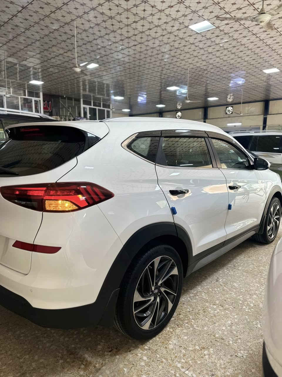 السلام عليكم ل
للبيع توكسان موديل 2019 خليجي رقم بغداد 
كير محرك كفاله 
فول مواصفات عده لبانوراما 
بصمه تشغيل بصمه اباواب
مري كهرباء 
كشنين كهرباء جلد 
شاشه كبيره 
تحكمات
خمس عدسات 
ويل كب 
وبعد بيها  مواصفات 
السعر  185$ ورقه وبيها مجال 
رجااً بس شراي يتصل 
 ***********  واتساب شغال 
السونار مع الصور شواصي تكم لغود كص كفاله
