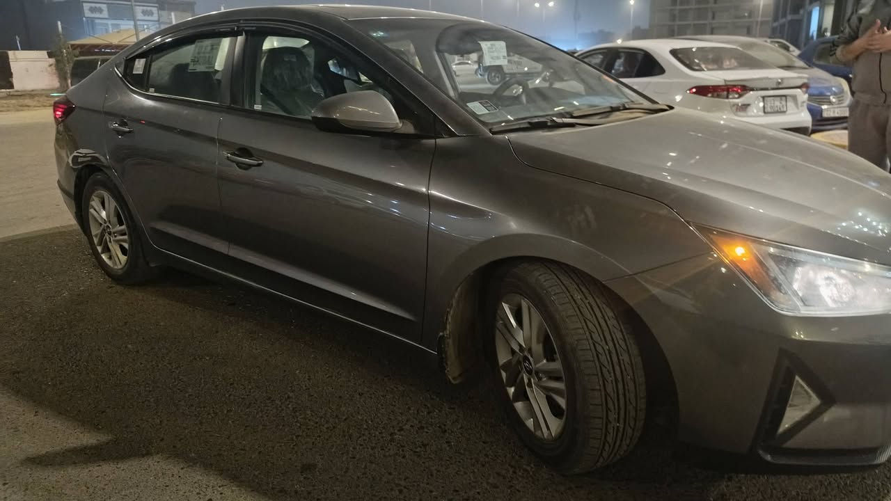 النترا 2020 وارد امريكي للبيع
فول مواصفات 1/1 
بدون ايرباك 
محرك دوش 
رقم بغداد جديد 
هزه جديده 
سيارة بأسمي 
جاهزة من كلشي 
صورة الحادث موجوده  بالمنشور 
السعر 137 ورقة وبيها مجال بسيط
مكان سيارة بغداد حي جهاد 
***********
