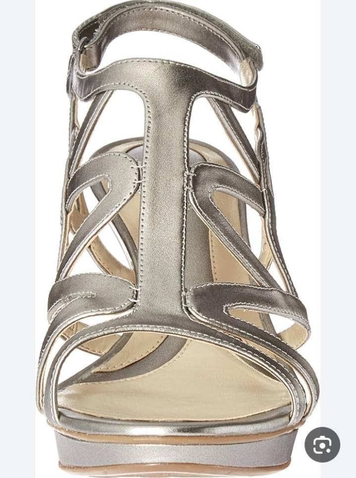 مجموعه احذيه كعب 😍
اسعار جدا مناسبة
التفاصيل داخل الصور ☺️
#أحذية_كعب


**إذا كنت صاحب هذا الإعلان وتريد حذفه لأي سبب، رجاءا أرسل رسالة إلى الدعم الفني**