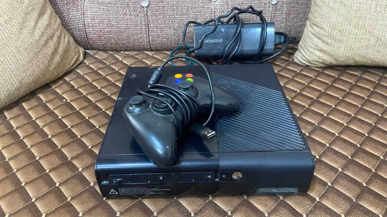 اكس بوكس 360 مهكر سوبر سلم
الجهاز كفره مو مرتب بس الجهاز نضيف وصامت وكلش خفيف 

طبعا مهكر ويحتىي على 100 لعبه قويه وممكن تضيف اكثر 

كامل ملحقاته جوجستك ومحوله وكيبل اج دي 

السعر 85 

مكاني حله واكو توصيل  🚚 

*********** وتساب
