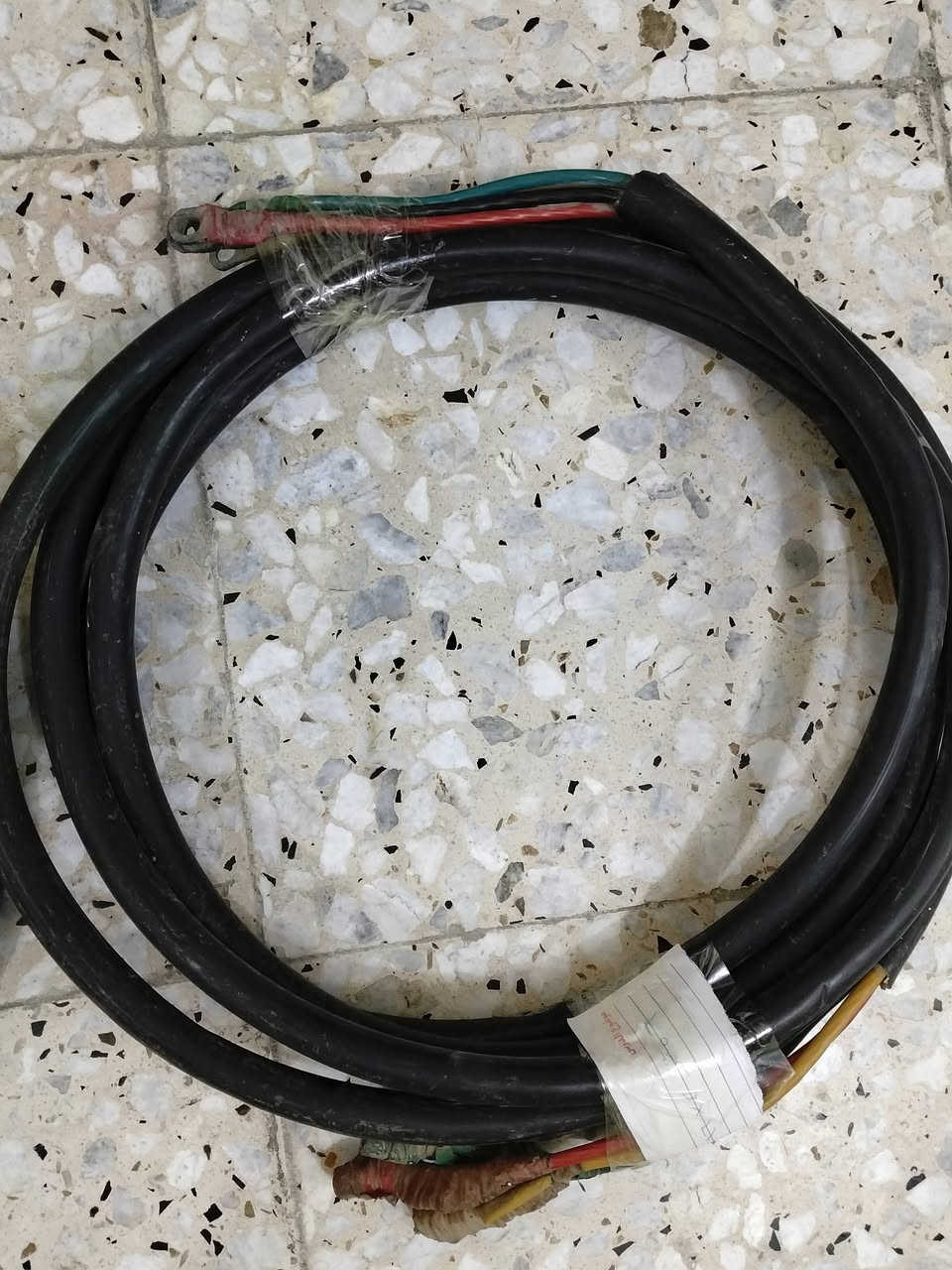 2لفه فنار+نص لفه السعر100
6متر كيبل4*16

2متركيبل4*16

5متركيبل4*10

سعركيبلات كلهن75لف
رقم تليفون ***********
