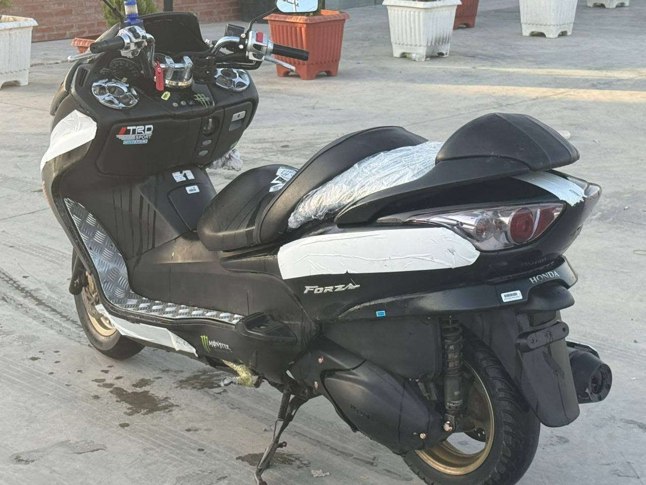 Honda Forza09
لەسەر ئیزنی ئەدمینی بەڕێز   بۆفروشتن  دواکریستاڵ تەرجیل موکەبەرەی ئیشەکات گیرتەرک  کامل مەسروف کراوە ڕونی تازەیە سۆیلی ئەکسلی گوڕاوە بانسی دواو پیش گوڕاوە کلاج وقایش تازەیە بەشەرتی هەمووشتیک سعری 670 هەزار        ناونیشان چەم چەماڵ


**إذا كنت صاحب هذا الإعلان وتريد حذفه لأي سبب، رجاءا أرسل رسالة إلى الدعم الفني**