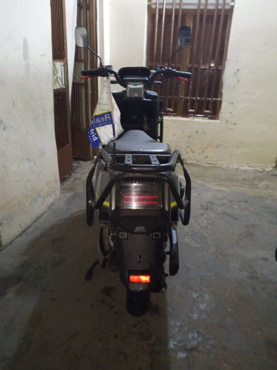 السلام عليكم 
 بايسكل شحن نضيف مثل ما واضح بل صوره  ل بيع 650
***********المكان الرمادي الثيله
