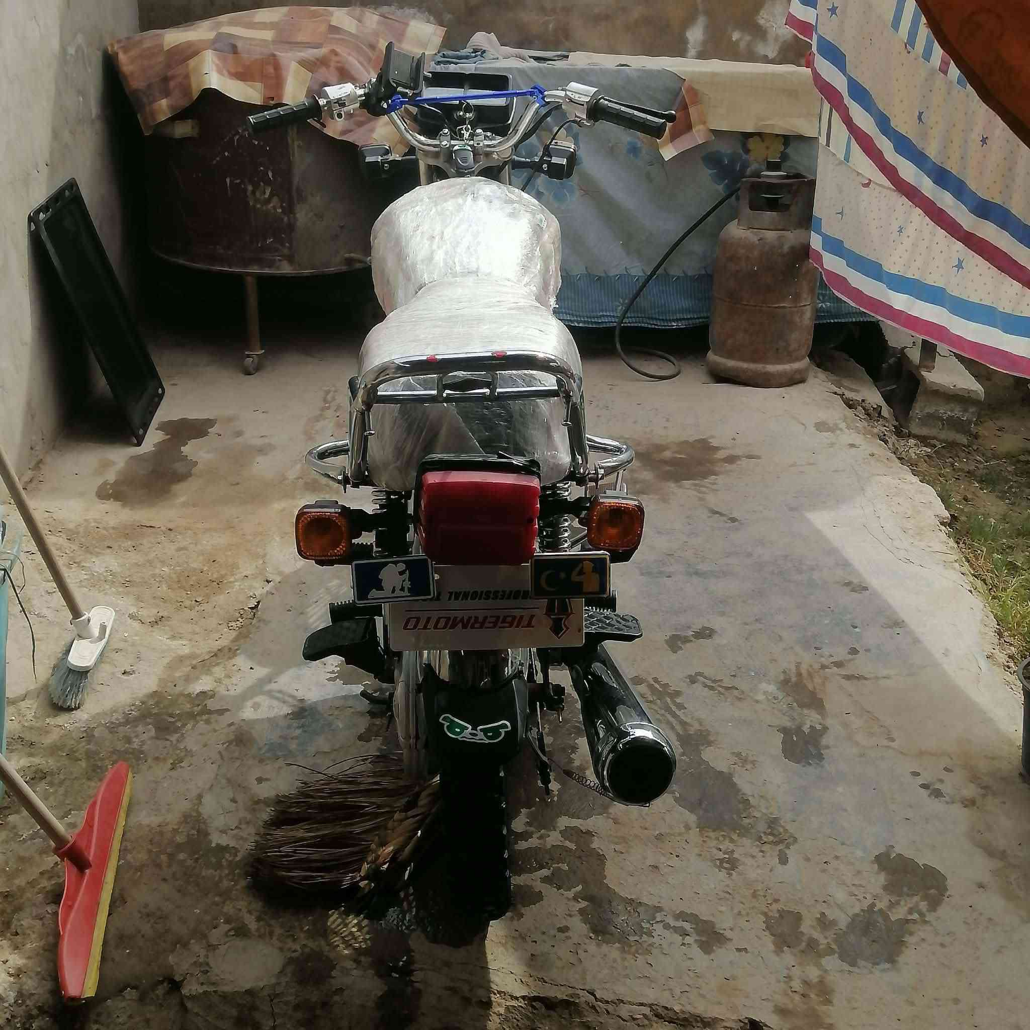 سلام عليكم درجة البيع موديل 2020 نضيف السعر 450 وبيه مجال المان بابل جبله رقم ***********
