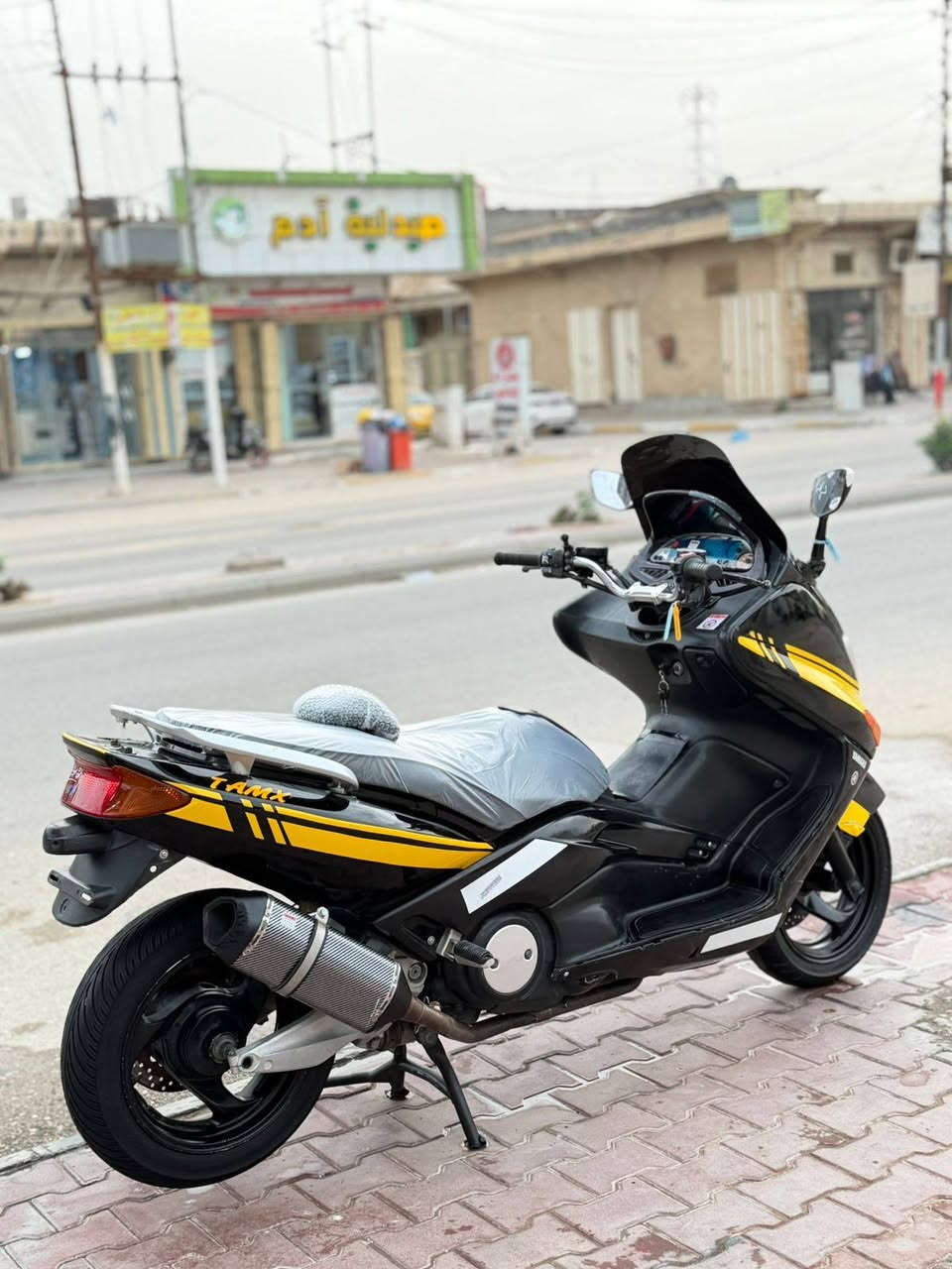 T MAX 2007
دراجه فول كل نقص مابيها 
دهن جديد 
بانزين محسن 
لايت زنون 
صالنصة رياضي 
للبيع او المراوس للاتصال ***********
الخاص مفتوح
