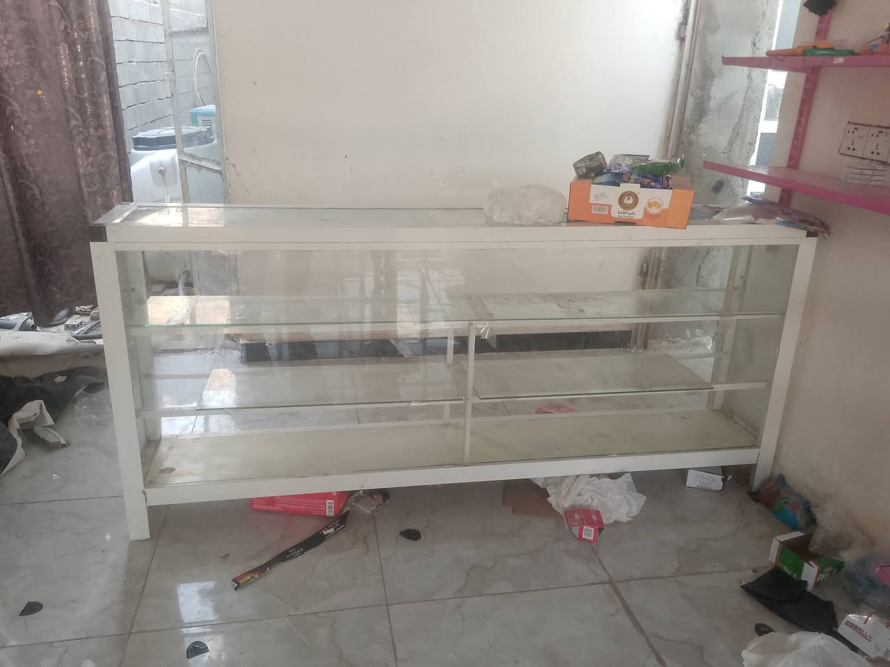 سلام عليكم 3ورفوف عدد 40 سعر مناسب  مكان بغداد زعفرانيه ***********
