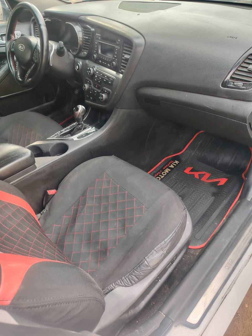 السلام عليكم كيا اوبتما للبيع موديل ١٢ وارد امريكي مكينة ٢٠٠٠ تيربو فووول مواصفات ع الاخر رقم  قادسية دولي السيارة جاهزة اخر حبة مال جناي كلة جديد بيه قطع صبغ والسونار موجود مكانه ديوانية السعر ٨٦$وبيه مجال الشراي يتصل *********** ابو عباس
