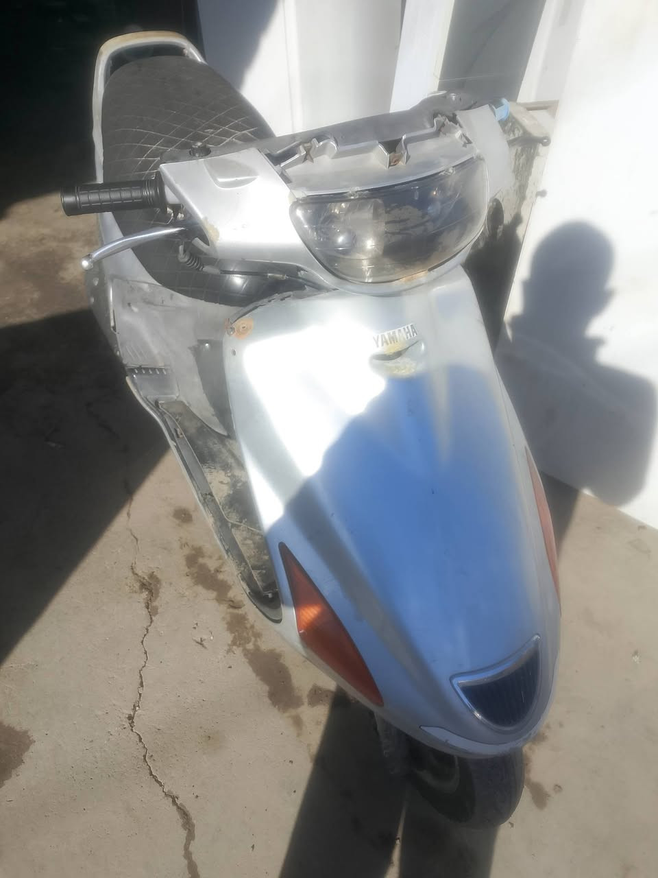 دراجه شغاله محرك مجفت جديد كابريته جديده باتري جديد والكشر كدامك سرعتها120 .السعر 250 ..الاتصال على ***********
