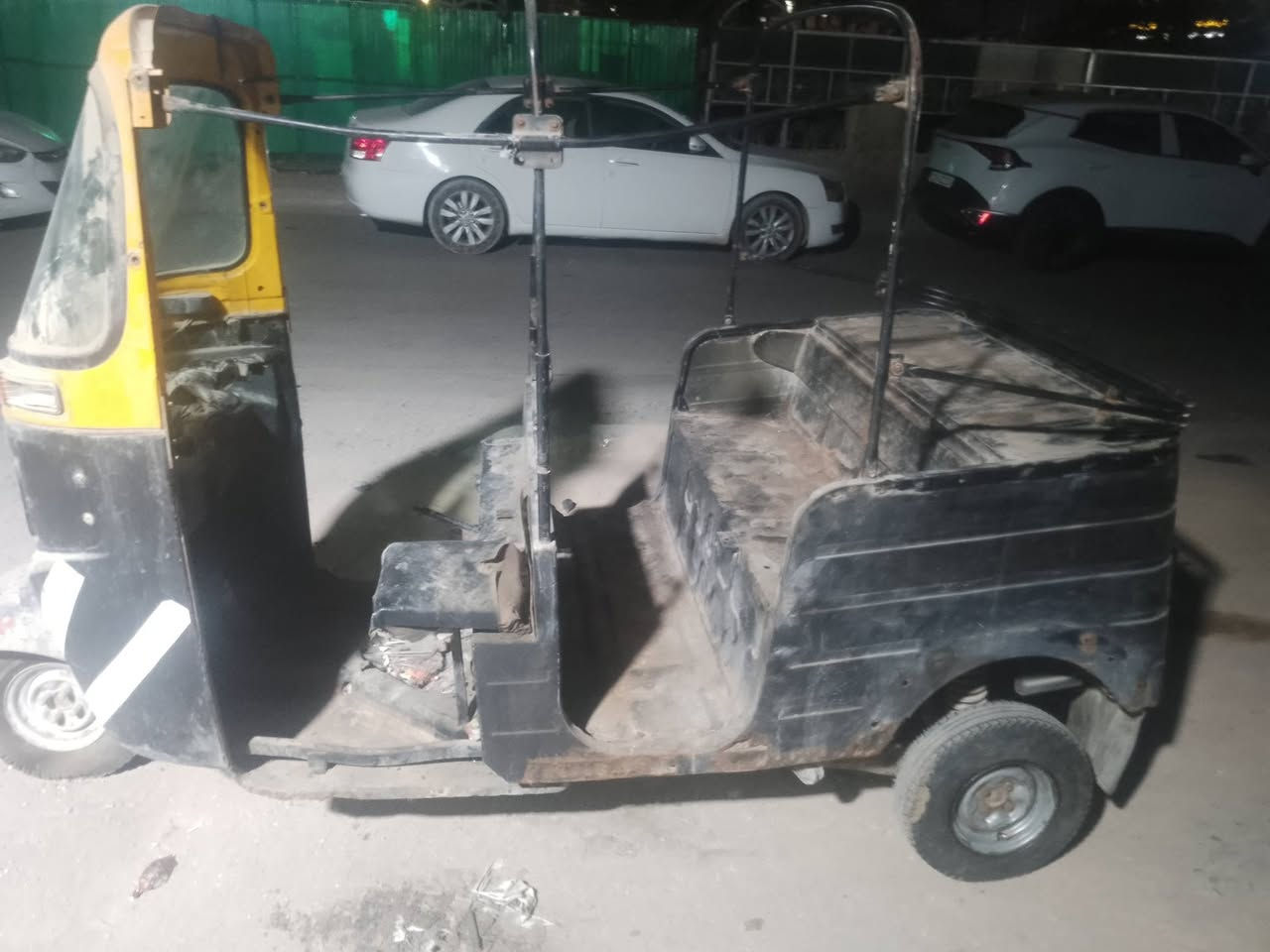 تكتك البيع موديل 16متروكع اوراق كامله بل مليونين


**إذا كنت صاحب هذا الإعلان وتريد حذفه لأي سبب، رجاءا أرسل رسالة إلى الدعم الفني**