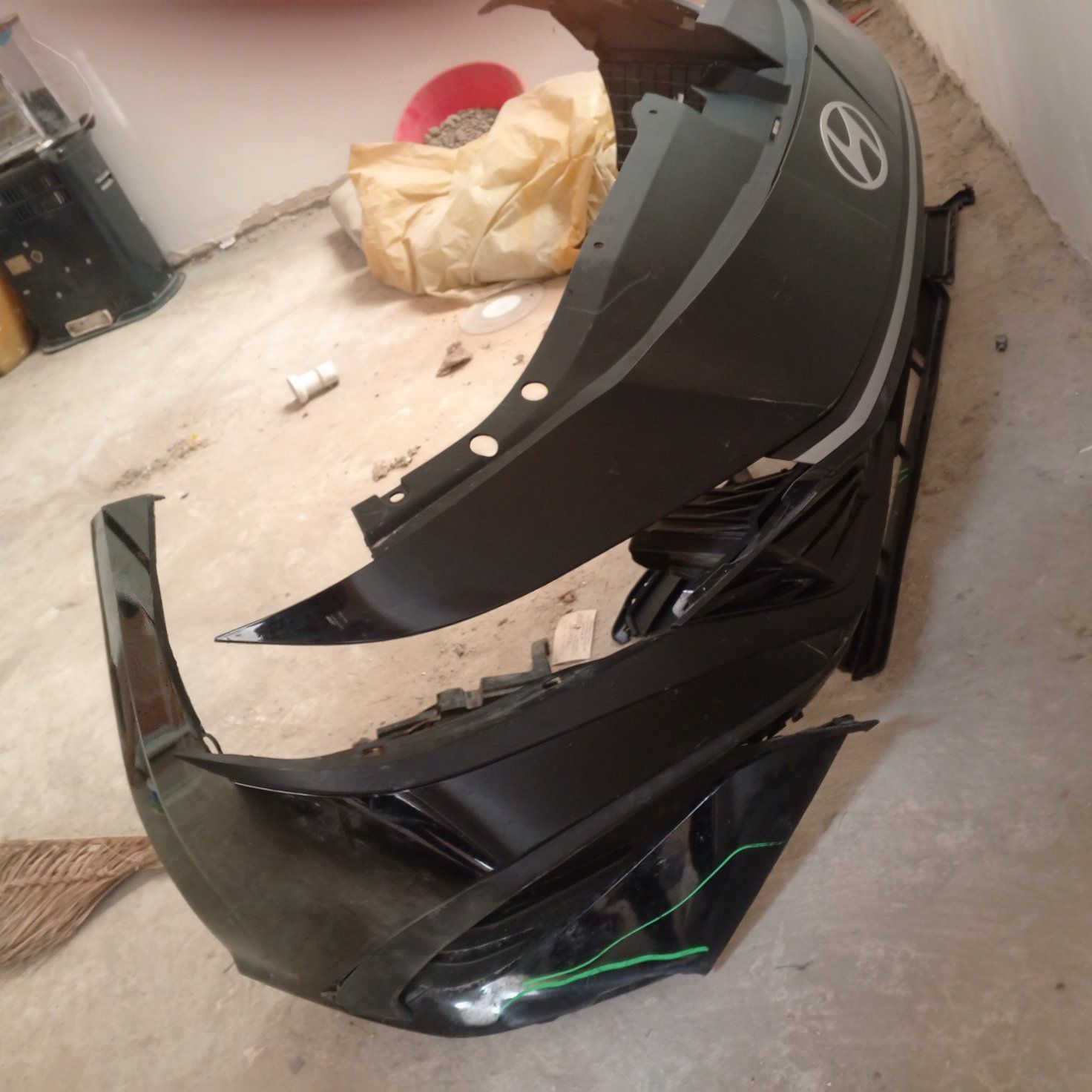 للبيع دعاميه اماميه الانترا موديل 24اسود كامله فقط بيه كسر الحاشية تحت الشباك مكانه بغداد العبيدي للاستفسار ***********
