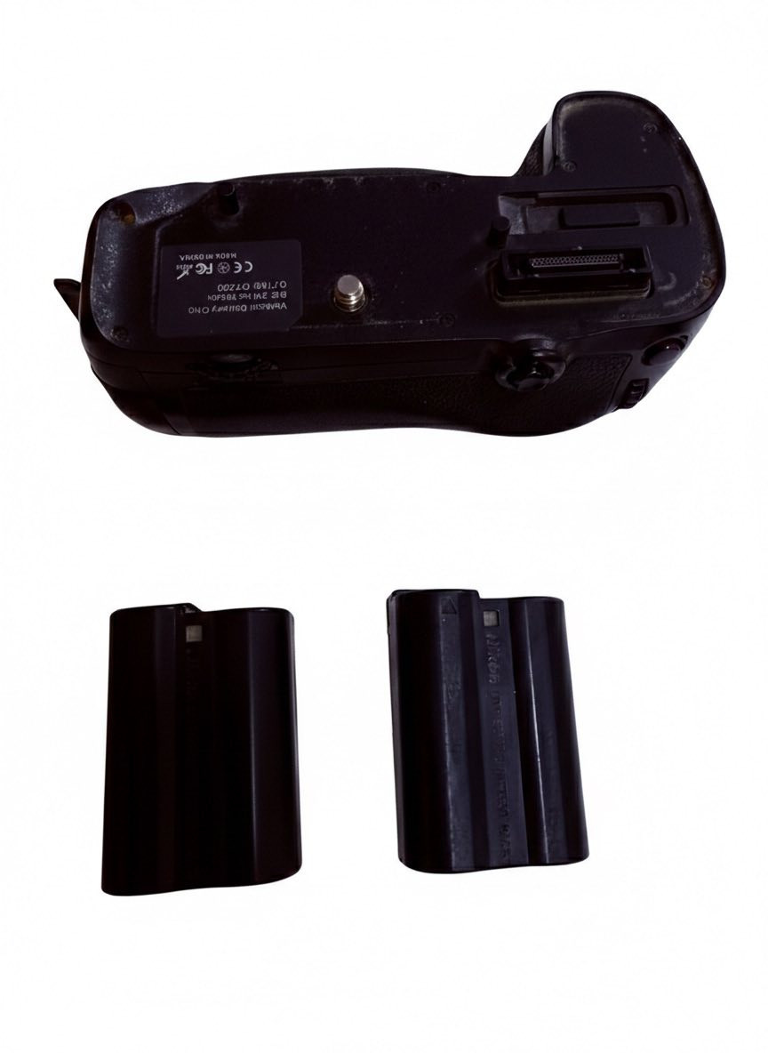 كأمره )مستخدمه)Nikon D7200 الصناعه
MADE IN THAILAND
العدسه VR18_140
الملحقات
1-جنطه
2_كراب بطاريات 
3-بطاريه اضافيه
4-واير نقل معلومات
5-الشاحنه
6_هوت عدسه
عدد لقطات الغالق شتر (48613)
للستفسار (***********)
