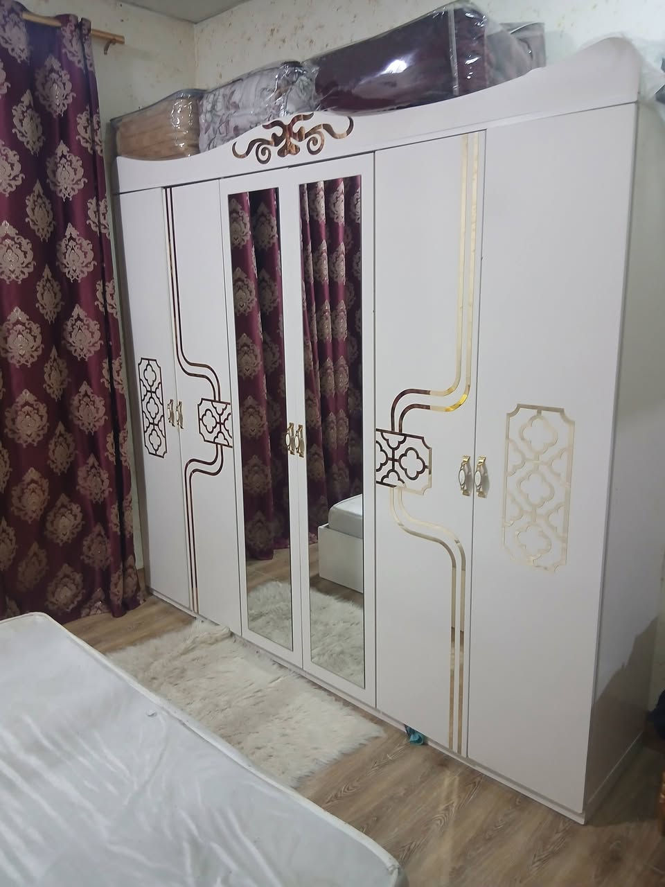 السلام عليكم غرفه نوم للبيع كلش نظيفه العنوان رابرين ***********واتساب
