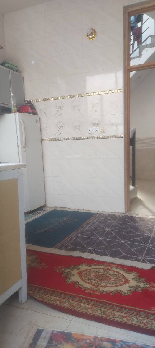 دار لبيع مساحه 100 واجه 7.50 ونزال 13.50
مطبخ. 3*3 

ستقبال 4*475
كليدور 7 *3.50
غرفه 4.25 *5 
صحيات داخليه.

بيتونه 5 * 3.40 

خدمات كامه ما مجاري تبليط.  قريب ع الشارع الرئيسي حله دوانيه.  

العنوان نادر قراغول شارع زين العابدين للاستفسار
التصال. ع الرقم *********** 
او مراسله ع الخاص. بناء حديث 2022
