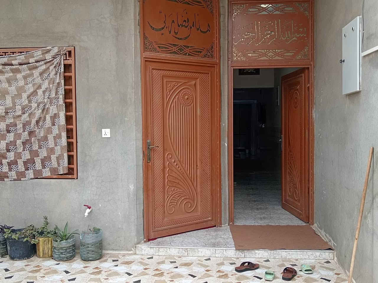 (1707)
#دار طابو طابق واحد للبيع
#المساحة / ١٠٠ متر واجهة ٥أمتار
#العنوان / كركوك شركة طارق قطاع ٧٧ فرع مقابل المستوصف
#السعر / 70 مليون
#للاتصال / ***********
