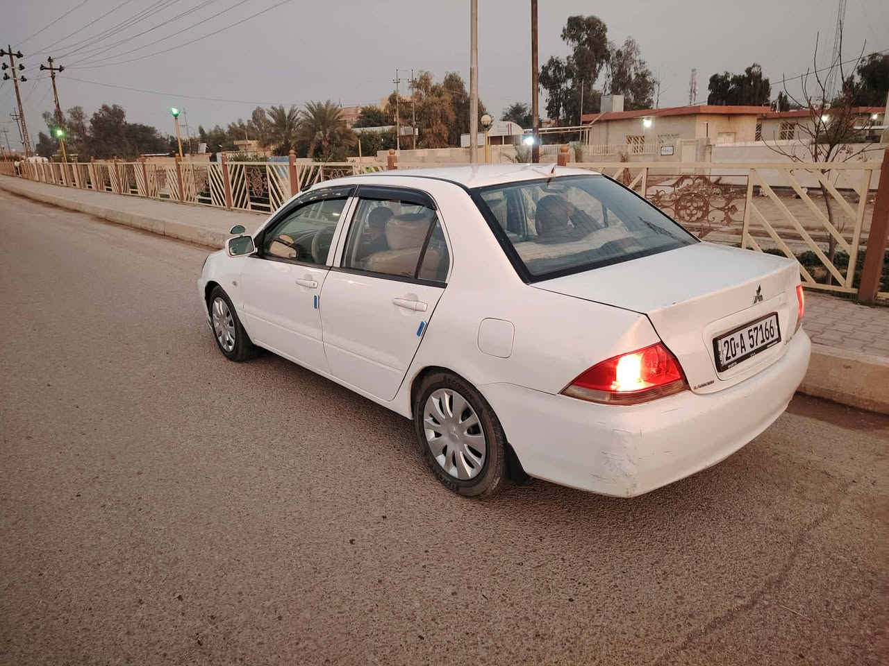 لانسر موديل 9 رقم ديالى بسمي
بدون حادث صبغ فقط هلالات 

مكينه كير كفاله 

تخم تاير صدر جيد جدا 

تلفون / ***********

السعر / 82 وبيه مجال 

مكاني / ديالى / دلي عباس 

ملاحظة / اذا اكو مراوس كورلا أو النترا أو لانسر أجرة
