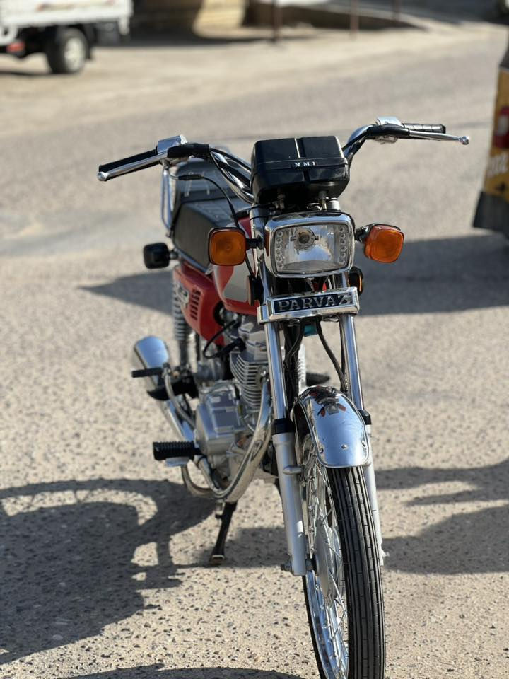 سلام عليكم دراجه سكنرالبيع جديده 950وبيه محال قليل ***********
