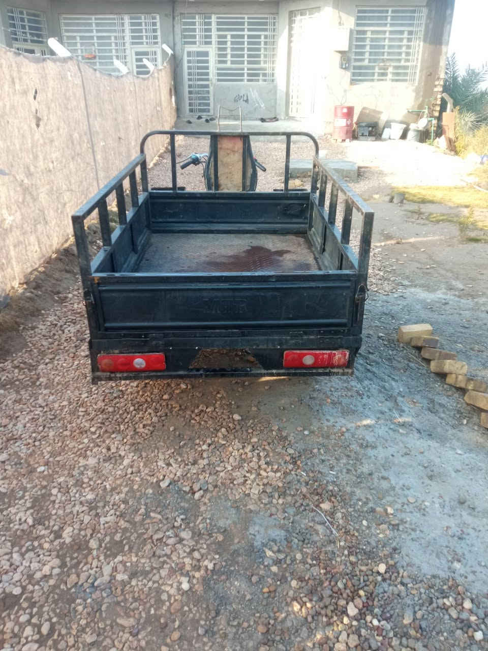 السلام عليكم ستوته للبيع موديل 2017 ام تي ار السعر  00 7 وبيها مجال بسيط الوان حله شارع 80 اللي على طريق النجف حي النصر قرب الساده بخطه ***********
