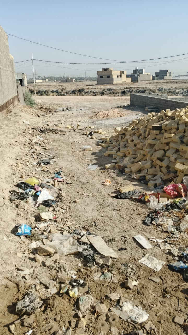 السلام عليكم
قطعة ارض للبيع مساحه 230متر 
العنوان قضاء القاسم خلف مول الجود 
قريبه ع الشارع العام 
للستفسار اتصال ع الرقم ما متواجد فيس
***********
