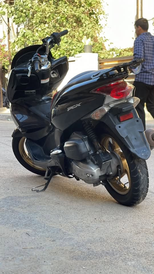 سلام عليكم / 🎌 PCX 150 / استان حساس JF / دراجه حلوه وناعمه  / / بيها منضومه زينون ام المراوح / بيها دبل إشاره لد شلعه معدل  // السعر مليون
مكاني حي اور *********** مكانيك جاهز ترايك للبصره
