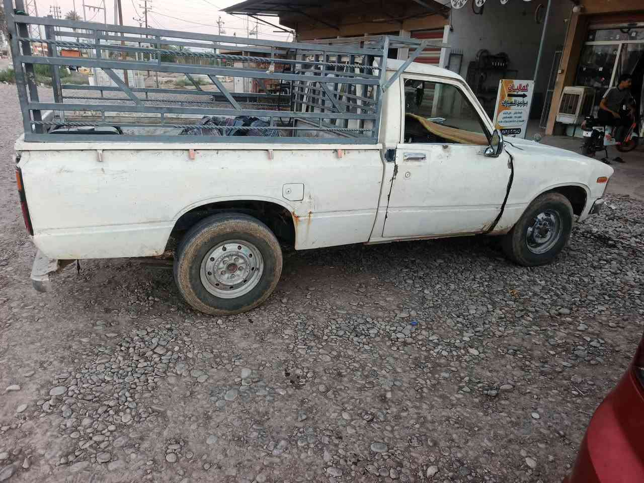 للبيع ٨٠ رقم ديالى انكليزي كهربائيات شغاله
محرك بي تنقيص 
سعره ٢٧ وبيهه مجال 
مكان ديالى الخالص
***********
