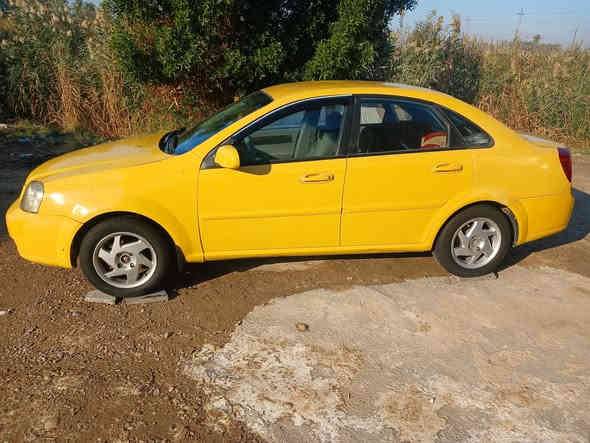 السلام عليكم 
اوبترا للبيع 2010
سياره بلاديه شركه 
تدفئه تبريد مكينه كير خير من الله 
صدر جديد 
سياره جاهزه 
مصفره هيئه وغرامات وهزه 
تحويل ثاني يوم  
حادثها جامغ خلفي فقط 
السعر 62وبيها مجال 
مكاني بغداد الشعب 
***********
