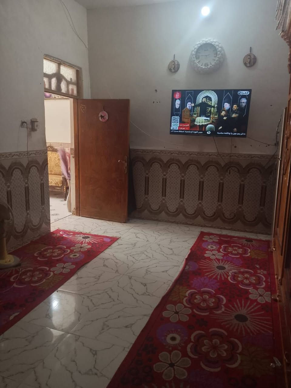 بيت لبيع شارع 40 قرب مدرسة العطاء ب 45 وقابل للتفاوض *********** مساحة 160 وكدم مساحه هم جبير زرعي
