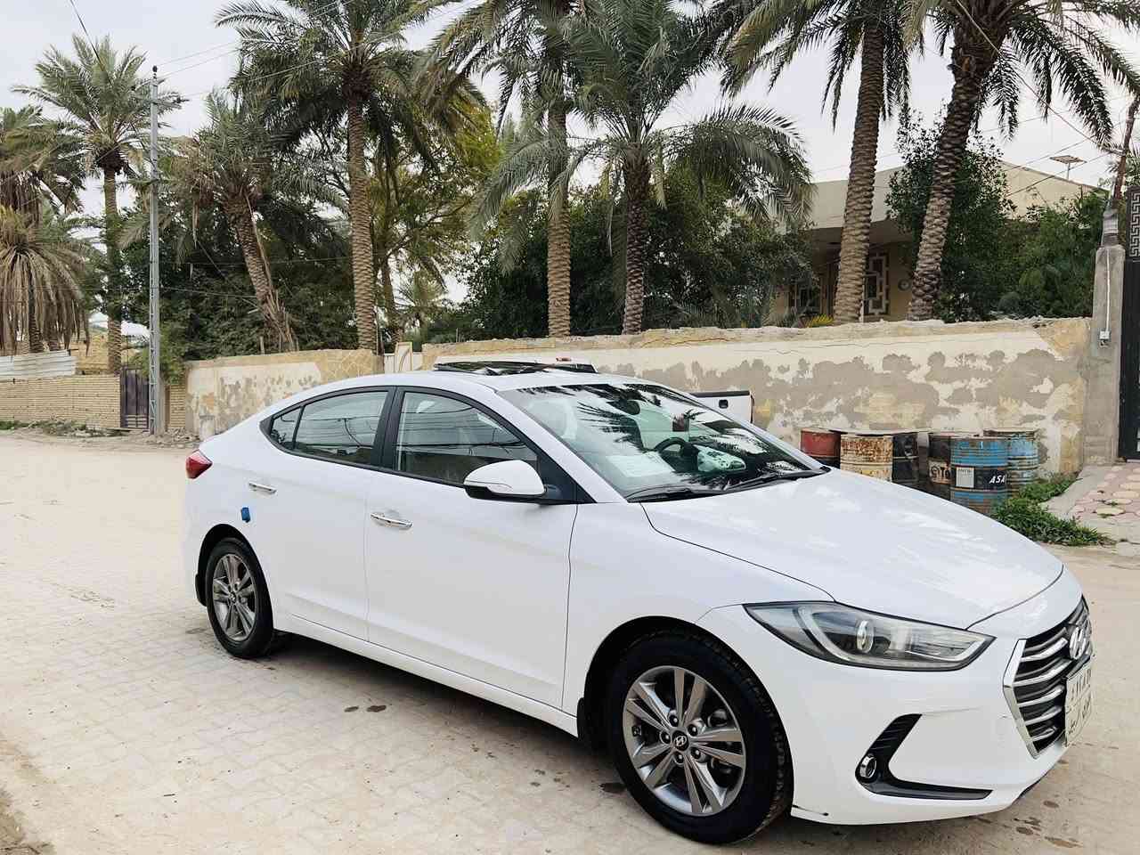 سلام عليكم النتره مديل 2017خليجي مكفوله موصفات فتحه تبريد قطعتين محرك 2000 بلادي لد امامي خلفي كامره ويل كب كروم شرط سيرها مانزل سياره جديده وباقي موصفات بعد بيها السعر 142 لاتصال ***********
