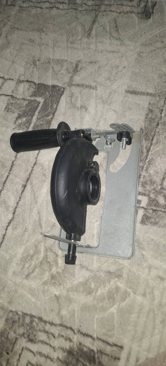 قاعده ي كؤسره ي نه جاري 
سعري 15هه زار 
***********
ناونيشان كفري
