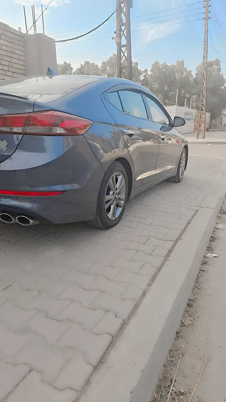 السلام عليكم
الانترا  2018 / كندي  / السعر 126 بيها مجال .. 
حادثه فقط ربع بنيد مصبوغ كله  / وجاملغ عكس السائق الأيمن تقريبا شبر بس الخشم صبغ   تصليح فقط بدون تبديل   
اطارات تخم جديد /   بطاريه جديد 
عداد المسافه 130 الف قابل للزيادة 
محرك مكفول كير مكفول 
سياره نظيفه وحلوه ومرتبه 
مواصفات السياره 
تدفئه كشنات أمامي/ ومقود 
رادار جانبي تحكم استيرن اشاير بالمري 
حساس خلفي  وكامره خلفيه  
للاستفسار يمكنكم الاتصال ... / ***********
