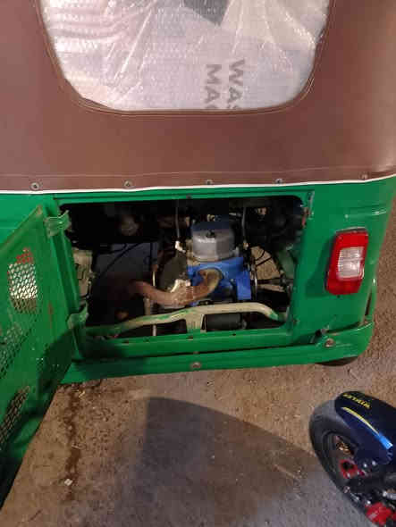 سلام عليكم تكتك باجات للبيع موديل 2021 بشهر 11 وبيه صفحه مبدله تايراته جدد لمكينه بس مره وحده مجفته فقط وسعره 6500 وبيه مجال شي قليل مكاني بصره حي الحسين ***********
