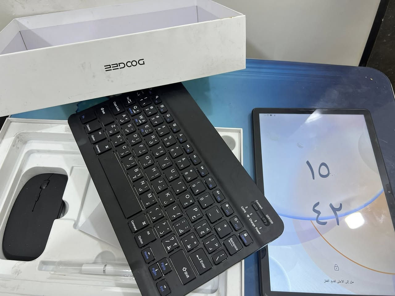 سلام عليكم ايباد U11 برو من شركة دوج
ذاكرة 256 عشوائية 30 
سيمكارت كامرة امامية وخلفية 
كيبورد + ماوس + قلم + شاحنة شركة دوج + كفر دفتري

ايباد نظيف وكآمل مابي اي شخط 

سعر 125 الف دينار 
الاتصال ***********
