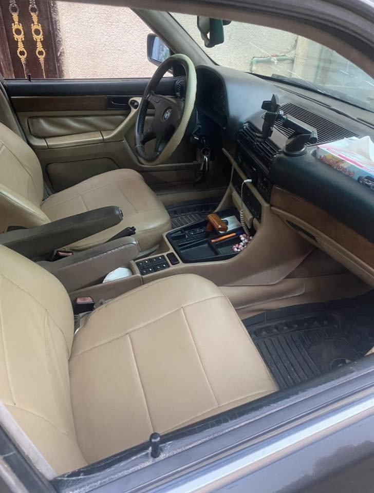 السلام عليكم
bm735
رقم بغداد بـ أسمي موديل 1991 
سنوية لنهاية 2027
السعر 58 
مكان السيارة كربلاء
للتواصل ع الرقم ***********
