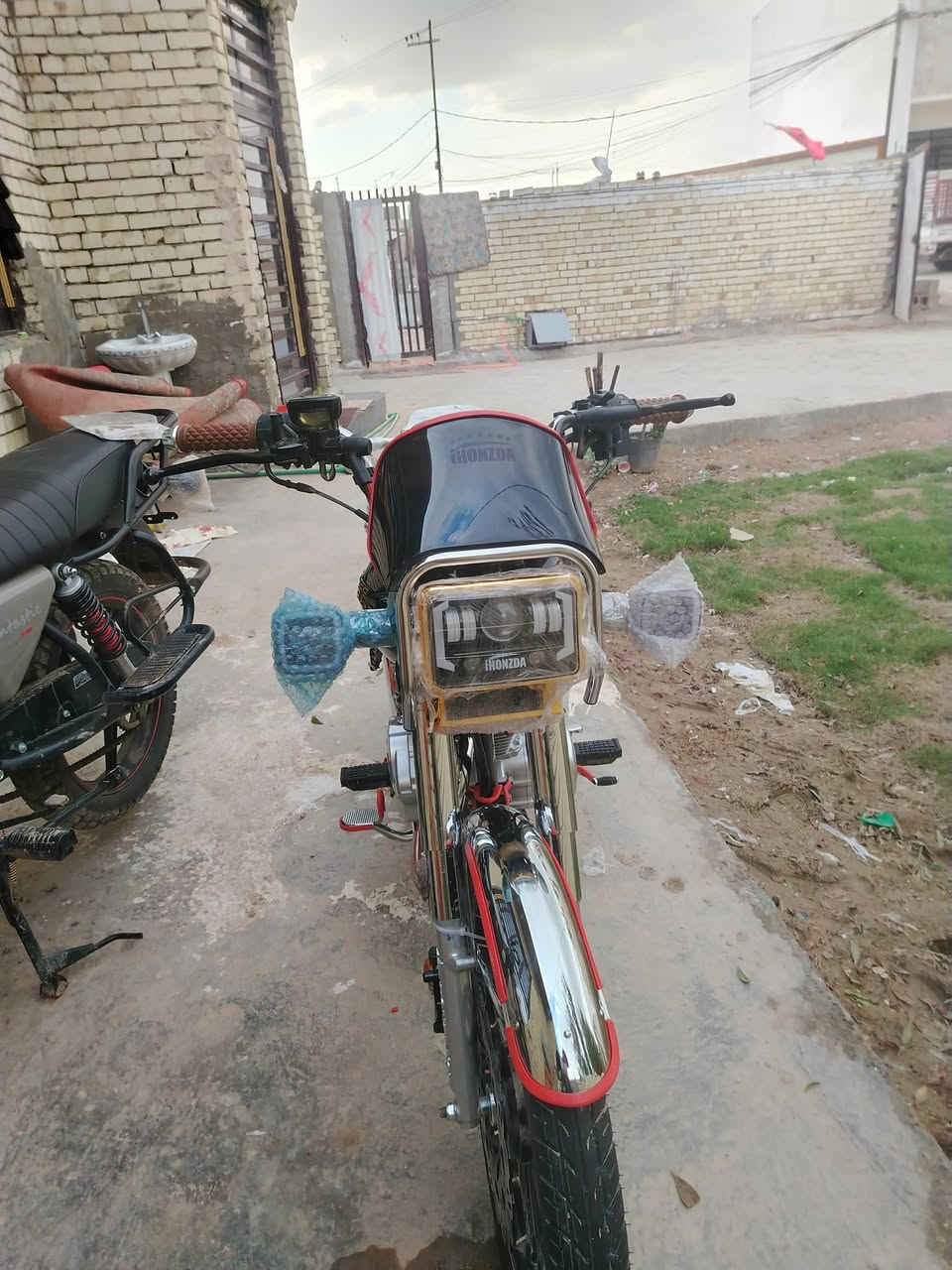 السلام عليك البيع 2026 جديده سعر 1200 وبيه مجال العنوان بغداد الدوره ***********
