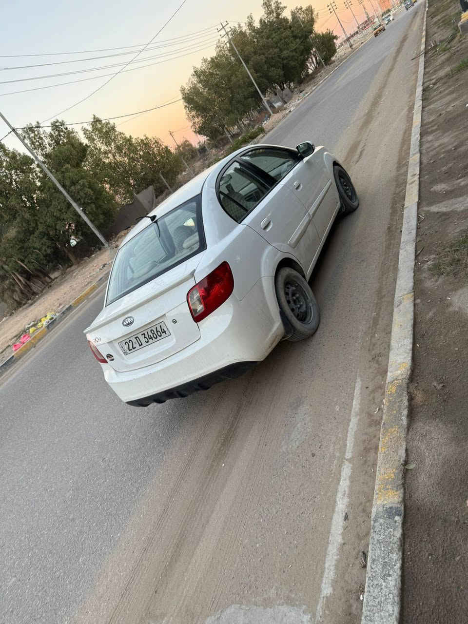 سلام عليكم سياره نوع كيا ريو  موديل 2011مكفوله من الحادث والضرب والتبديل والفتح والصبغ سياره خير من الله كفاله كير مكينه حداديه تخم تاير تبريد تدفىه تبريد ثلج شاير مري العنوان كربلاء السعر 88وبيه مجال حك الجيه الهاتف ***********
