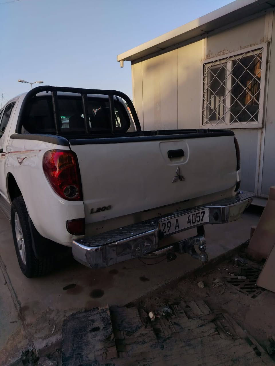 بيكم مسيبوشي فحل فور ويل موديل 2011 بانزين
رقم واسط  انكليزي
سيارة جاهزه كير تبريد محرك بداية رنكات 
كهربائيات صدر امامي خلفي كله جاهز
داخل نضيف شركة 
ضرر جاملغ امامي صبغ فقط بدون داخل الباقي بلاد
السعر 98 وبيه مجال
مكاني بغداد مدينة الصدر
رقمي ***********
