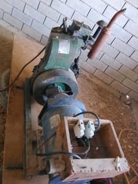 مولده للبيع 30امبير سعر اربعميه وخمسين وبي مجال رقم التلفون 0770595946...