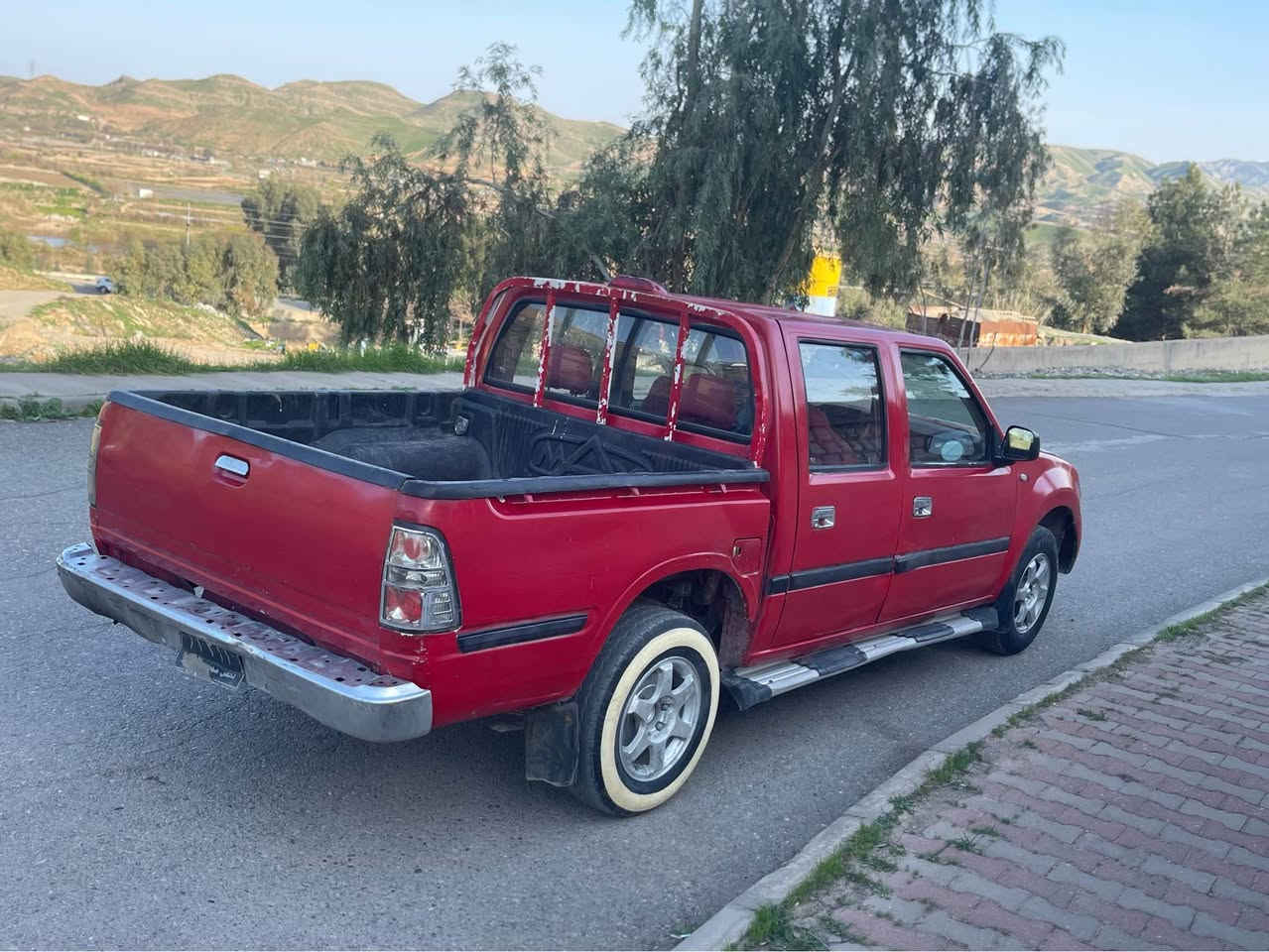 پیکاب فۆتۆن مەکینە بەخ
مۆدیل٢٠١٣
پیشو پشتی دەعمی نیە  
مەکینەو گیرو اکسلو شناسی بەشەرتە 
زۆر پاک ماوەتەوە
چرکەو گەلایەکی لی فری دە 
مالی دۆستە 
سعری ٢٥مەجال 
مالی مەدەنی بەشەرتە 
*********** كويسينجاك, أربيل
