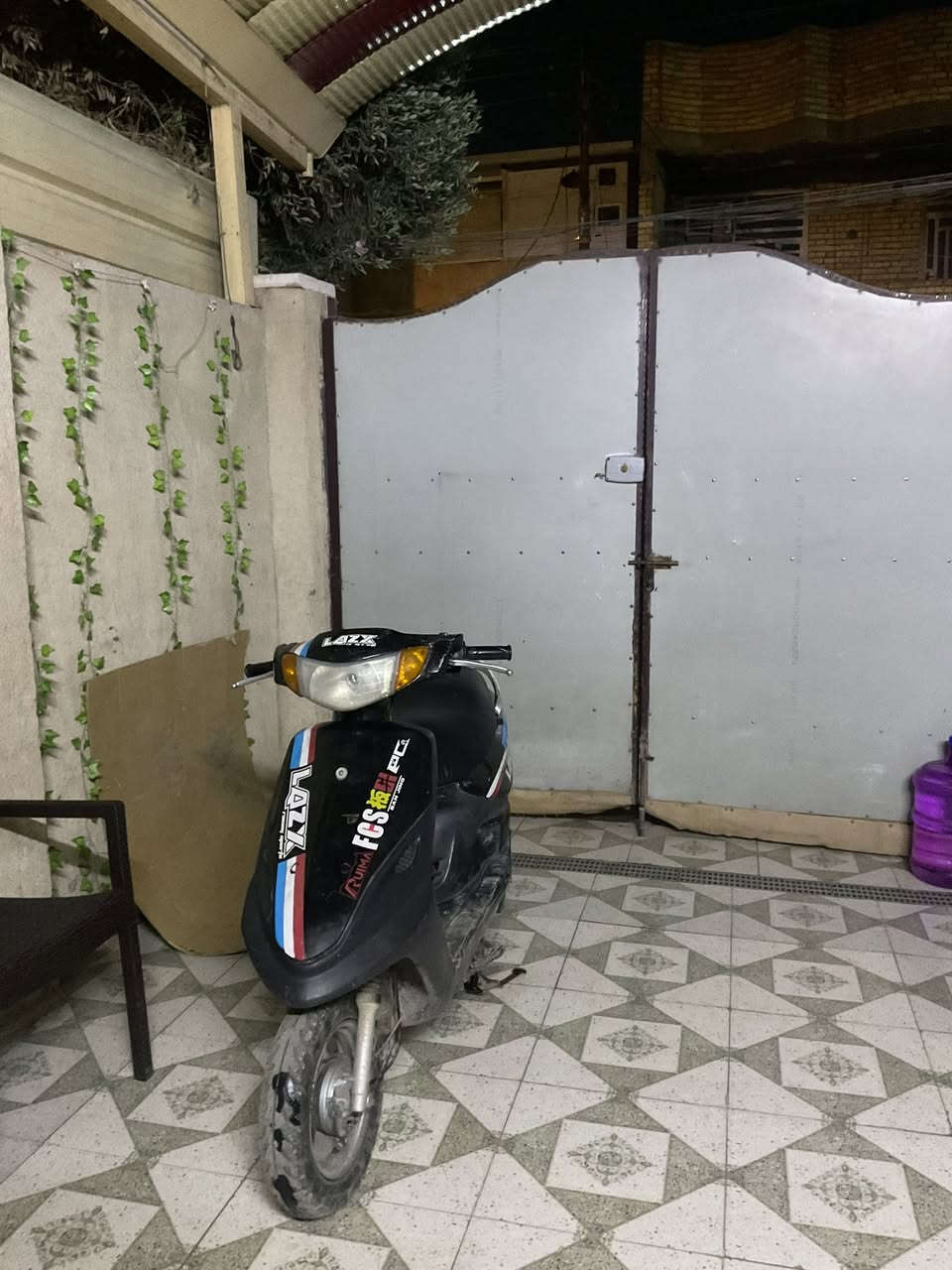 سلام عليكم ماكس قجمة موديل 2012 دراجة مكفولة مكينة خرسة نكرة سلف بكل وقت كهربائيات كلهة شغالة جيب فيتر وتعال افحص شرط ختم واحد بغداد الدورة ***********
