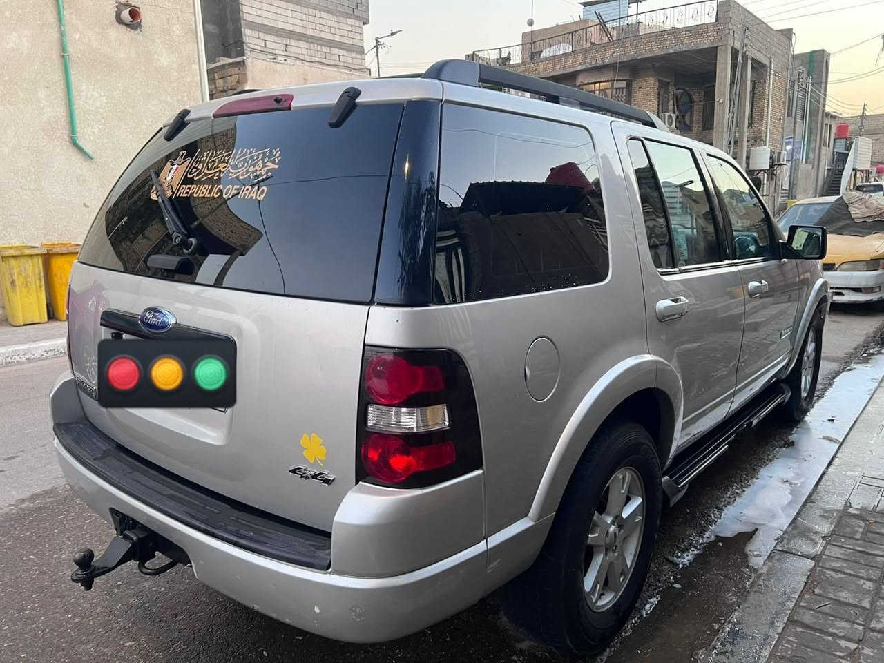 سلام عليكم للبيع سياره فورت 2008 مكينه توه شاتهه جديده كهربايات كلهه شغاله تخم تاير سنويه 29 رقم انكليزي رقم السليمانيه تريد تحويل تريد وكاله راعيه بل بصره مكان سياره بصره القبله. سعر 85 بيهه مجال  رقم هاتف *********** أبو علي
