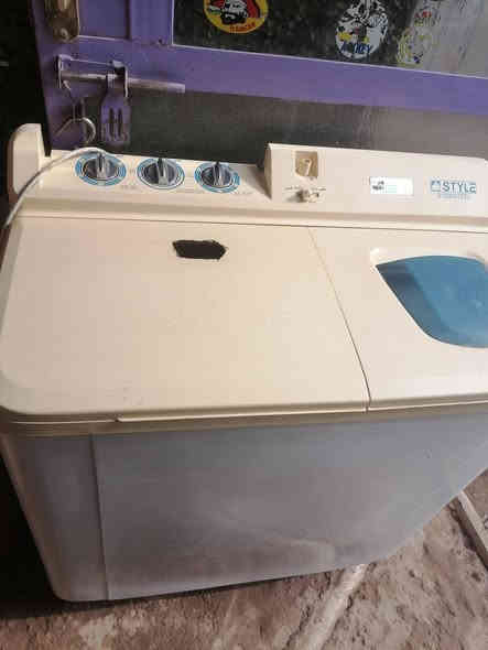 أغراض نضاف كلهن عالفحص
صوبة زيتية ١٠ خانات الحافظ اخت الجديدة
غسالات ٢ وحده ١١ كيلو والثانية ١٤ كيلو
صوبه كهربائيه ٦شمعات
هيتر جديد مامستعمل
مكانهن حله بكرلي شارع محطة الغاز او الاتصال عالرقم *********** الرقم بيه واتساب
