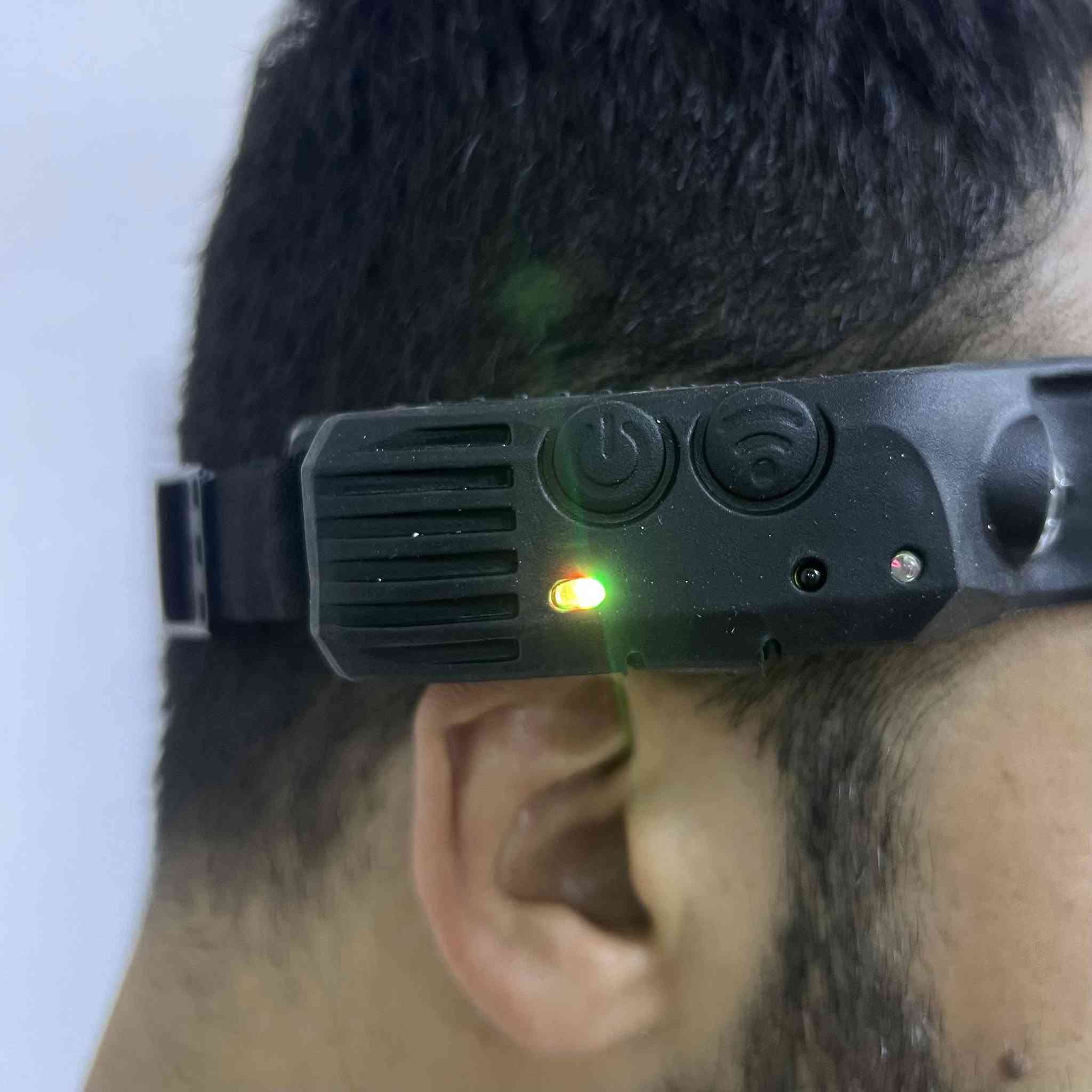 كشاف رأس متعدد الوظائف W689-2 بحساس حركة وشحن USB

كشاف رأس عملي مناسب للاستخدام اليومي والعمل الليلي، بتصميم مريح وإضاءة متعددة الأوضاع.

• مزود بحساس حركة (Wave Induction) للتحكم السريع بالإضاءة

• يحتوي على ضوء تحذيري وإضاءة قوية للفتيل

• أوضاع إضاءة متعددة (Gear Parsing)

• بطارية قابلة للشحن مع منفذ Type-C Charging Port

• تصميم خفيف ومناسب للارتداء على الرأس

• عمر استخدام طويل

• الموديل: W689-2
• النوع: Multi-Function Induction Headlamp
• الشحن: Type-C
• الوظائف:

Wave Induction
Warning Light
Highlighting the Wick
Long Lasting Life

محتويات العلبة:
• كشاف رأس
• رباط تثبيت للرأس
السعر ٩ 
التوصيل ٥ الف


**إذا كنت صاحب هذا الإعلان وتريد حذفه لأي سبب، رجاءا أرسل رسالة إلى الدعم الفني**