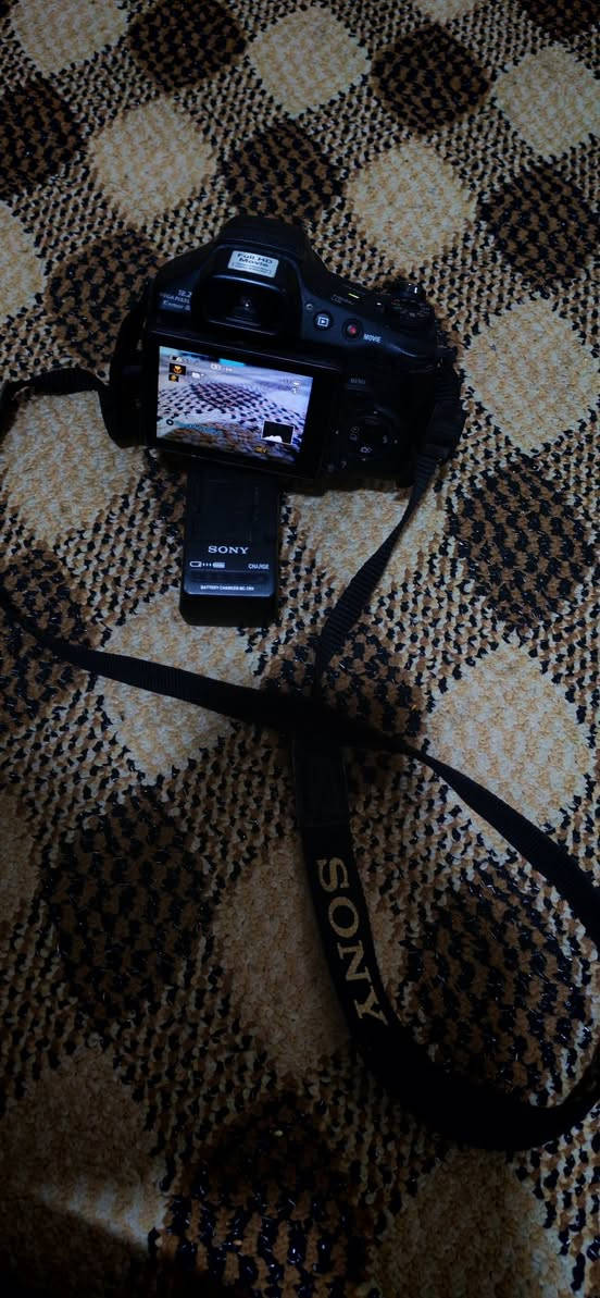 السلام عليكم كامرة سوني للبيع
مكان الدوانية واتساب ***********
