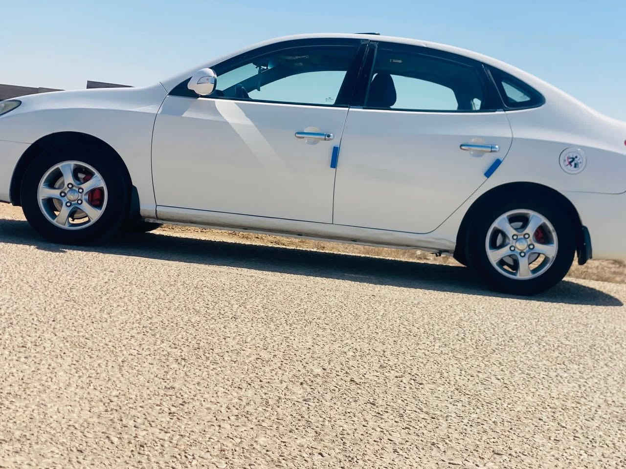 السلام عليكم ورحمة الله وبركاته
من رخصه مدير الكروب المحترم 

النترا 2010 رقم بغداد الجديد بسمي 

ملاحضه) شوف واتصل 

هزه وسنويه ولوحات جدد سياره مال بيت 

من 2015 عدنا بيه فقط طخه بسيطه جاملغ امامي معمره بدون اي داخل ومصبوغ جاملغ فقط وباردات شوف العين سياره فول موصفات مكينه 1600

دكشن عالي كير ومكينه خير من الله 

تخم تاير نظيف 5️⃣ وين كب 4 دسك 

فتحه شاشه كامره تحكم وبقيه الموصفات معروفه مكان سياره بالحلة واني بل خدمه 

 رقم الهاتف  ‏‪***********‬‏
