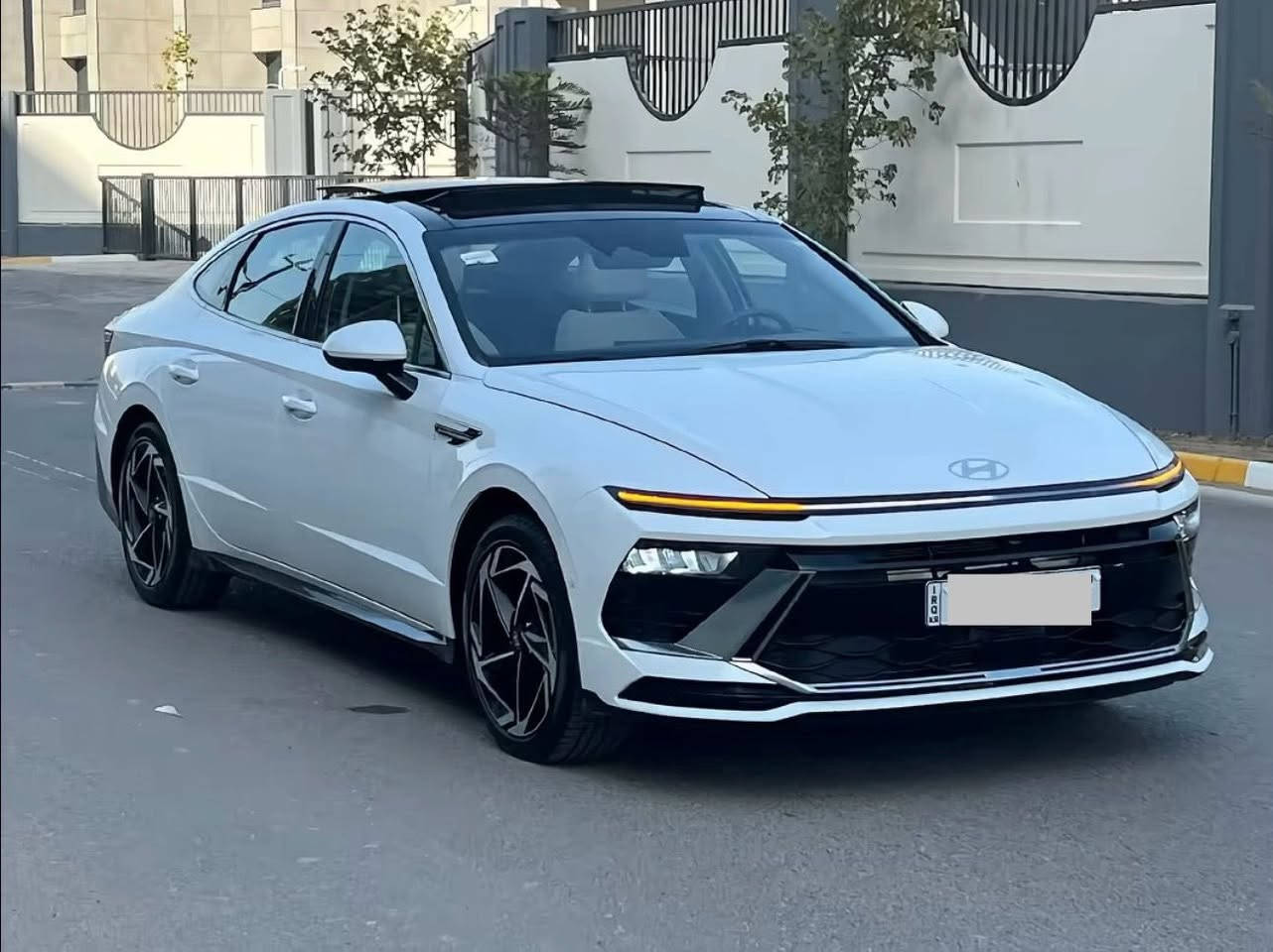 السلام عليكم
للبيع سوناتا 2024 مطلوبة للمصرف نظام مقترض وكفيل موظفين بالصحة من نفس البيت
فول مواصفات 1/1 هايبرد
ماشية20 الف
السيارة بوضع الشركة حالها حال الزيرو اي نقص او عيب مابيها مكفولة من جميع النواحي
السعر 205 وبيه مجال 
مكان السيارة البصرة

***********
