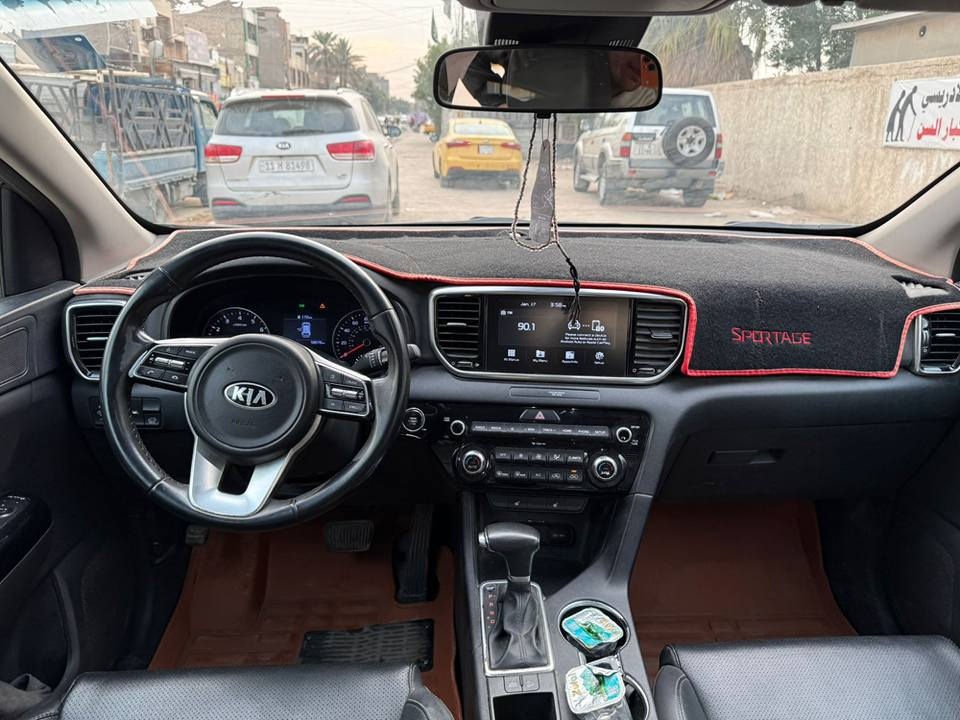 سبورتج 2022
حادث جاملغ وبنيد 
فول مواصفات 1/1
بصمه 
كشنات جلد +كهرباء
بنرامه  
شاشه تحكمات ستيرن جهتين 
صندوق كهرباء 
توقف ذاتي 
مكينه 2400
مكينه كير مكفولات 
رقم بغداد مشروع وطني تحويل ثاني يوم 
عنوان بغداد شارع فلسطين 
معروضه 165
*********** بغداد, العراق
