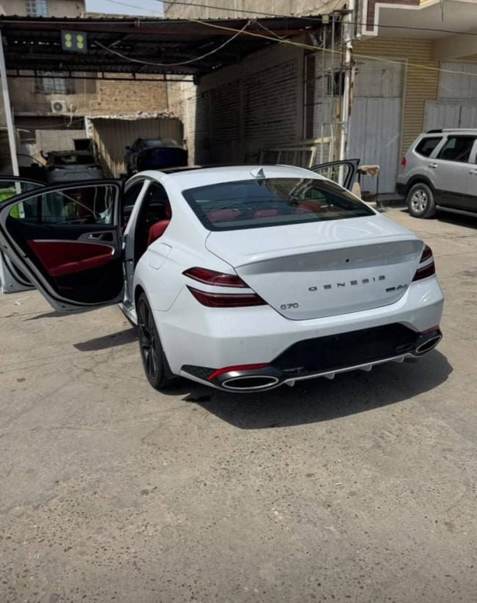 السلام عليكم 
جينيسيز موديل 2023 رقم بغداد حادثها كما موضح بالصور بدون ايرباك محرك 6 سلندر توين تيربو فئة برستيج اعلى فئة عارضها 280 وبيها مجال للاستفسار تواصل على

0772 570 3830‬
***********
